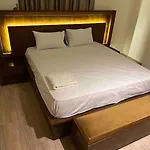 One Bedroom Apt